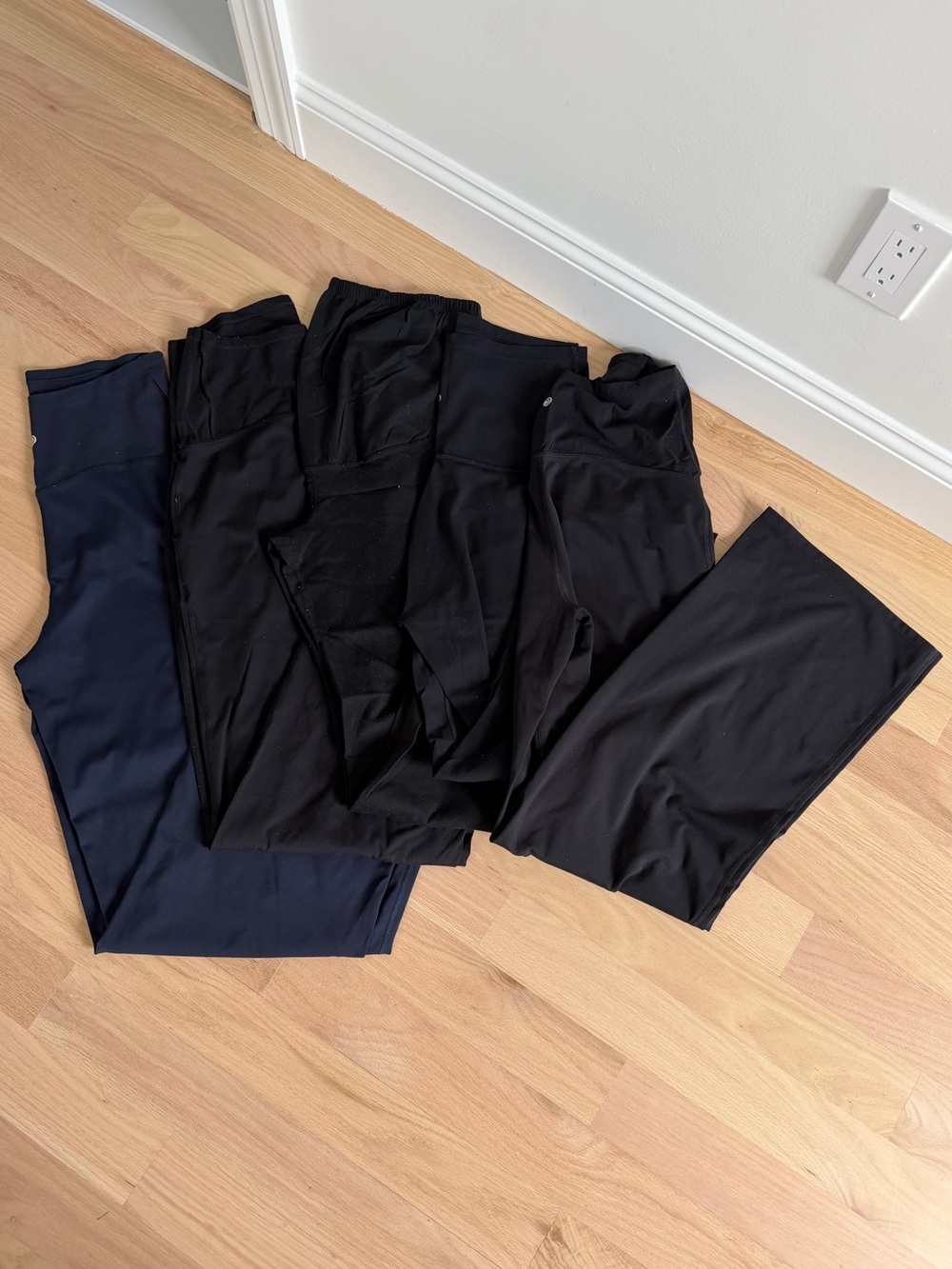 BUNDLE 5 Maternity Pants - 4 flares, 1 legging size Medium Tall (34inch inseam)